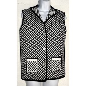 Womens Poly Knit Sweater vest Sz M Black & Wh Chevron Faux Pockets Button Up Vtg